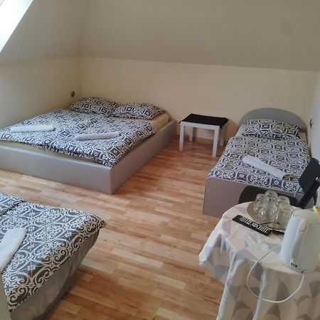 Ceramika Boleslawiec - Pensjonat Bagian luar foto