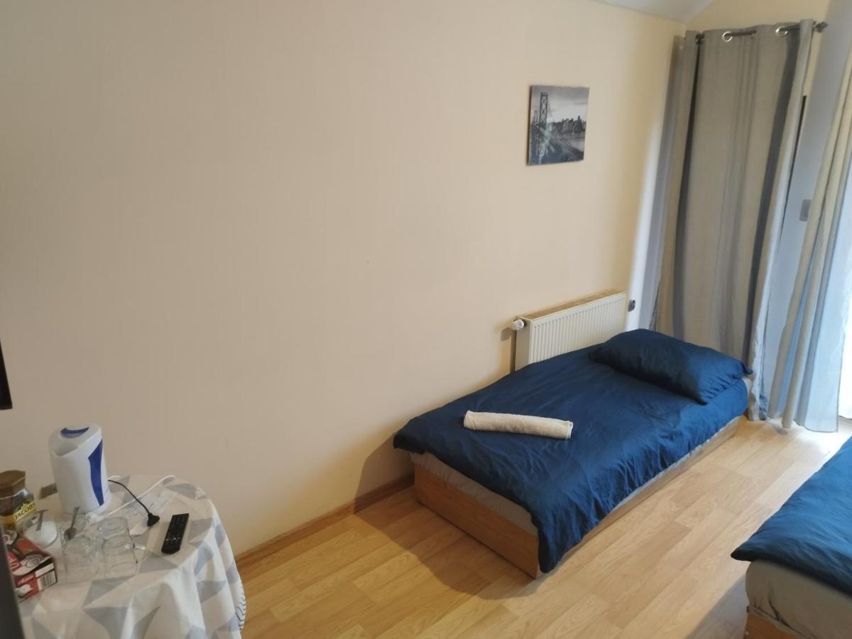 Ceramika Boleslawiec - Pensjonat Bagian luar foto